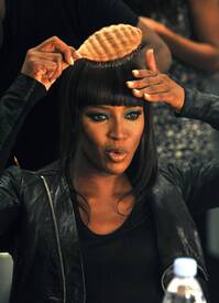 Naomi_Campbell_backstage_at_Somerset_House_20.jpg