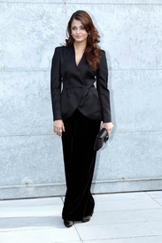 celebrity_paradise.com_TheElder_AishwaryaRai1.jpg
