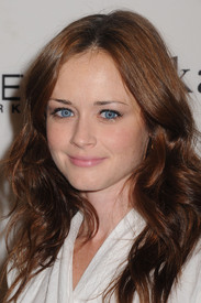 celebrity_paradise.com_TheElder_AlexisBledel2010_0910_ELLEFashionNEXTShowinNY9.jpg