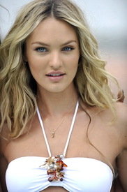 Candice_Swanepoel_002.jpg