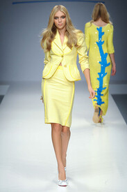 ENRICO-_COVERI-_SPRING-2011-_RTW-_PODIUM-017_runway.jpg