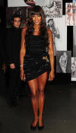 th_NaomiCampbellcelebratesatDG_08.jpg