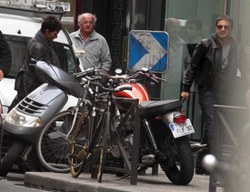 Halle Berry and Olivier Martinez in Paris 28.09.2010_06.jpg