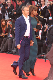 NaomiCampbellarrivesattheMiralPremiere2.9.2010_54.jpg