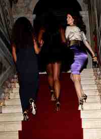 NaomiCampbellUomoVogueHostsDinnerForQuentinTarantino1.9.2010_04.jpg