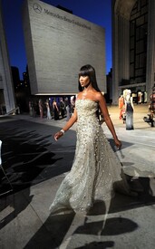 NaomiCampbellFashionsNightOutNYC2010_15.jpg