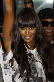 NaomiCampbellDolceGabbanaFashionsNightOut10.9.2010_17.jpg