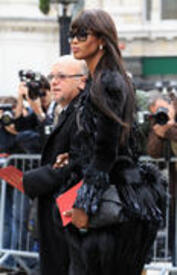 th_NaomiCampbellatthememorialserviceforAlexanderMcQueen20.9.2010_03.jpg