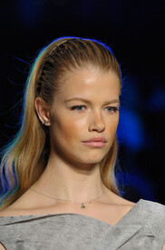 Roland_Mouret_Spring_2012_Details_o7v9gh_Pi_Qg_Qx.jpg