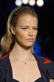 Roland_Mouret_Spring_2012_Details_c_BI59fyq_Uwyx.jpg