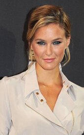 bar-refaeli-092111-7.jpg