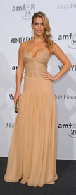 bar-refaeli-amfar-milan-fashion-week-09231101_116940.jpg