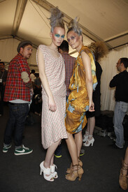 Vivienne_Westwood_Spring_2012_Backstage_GKPt_f7_J.jpg