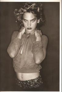 Vogue_Italia_March_2000_ph_Paolo_Roversi__2_.jpg