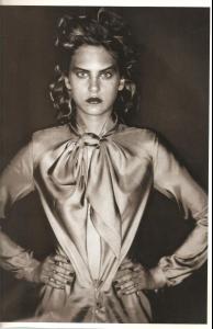 Vogue_Italia_March_2000_ph_Paolo_Roversi__4_.jpg