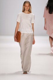 th_7987_fs_perret_schaad_0_perretschaad_at_mbfwb_s_s_2012_257.jpg