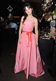 ZooeyDeschanel_63rdAnnualPrimetimeEmmyAwardsGovernorsBall_180911_003.jpg