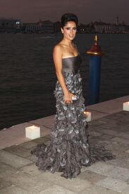 CU-Salma Hayek arrives at the Gucci Award for Women in Cinema in Venice-04.jpg