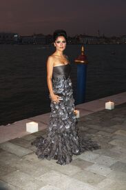 CU-Salma Hayek arrives at the Gucci Award for Women in Cinema in Venice-05.jpg