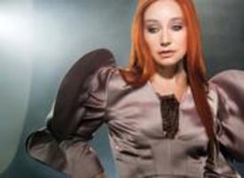 th_o_o_02_Tori_Amos_Night_of_Hunters_Tour_2011.jpg