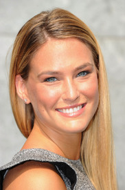 Bar Refaeli1.jpg