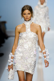 Blumarine_Spring_2012_SE4_INDMq_Sc9x.jpg