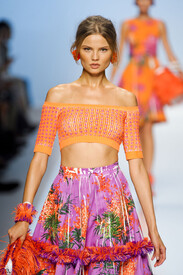 Blumarine_Spring_2012_Ys66io_Fh_Ad_Tx.jpg