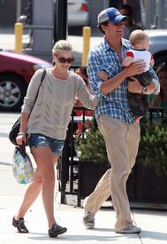 CU-Ali Larter and family leaving Hugo's in West Hollywood-04.jpg