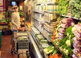 CU-Ali Larter grocery shopping at Whole Foods in Hollywood-03.jpg