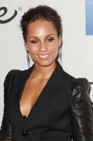 celebrity_paradise.com_TheElder_AliciaKeys15.jpg