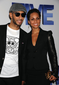 celebrity_paradise.com_TheElder_AliciaKeys3.JPG