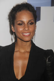 celebrity_paradise.com_TheElder_AliciaKeys31.jpg