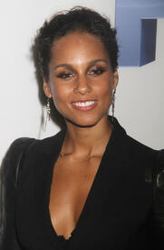 celebrity_paradise.com_TheElder_AliciaKeys34.jpg