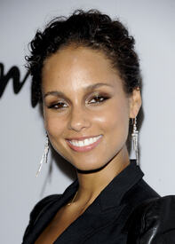 celebrity_paradise.com_TheElder_AliciaKeys69.jpg