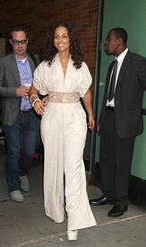 celebrity_paradise.com_TheElder_AliciaKeys2011_09_26_appearanceonGMAinNewYork2.jpg