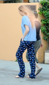 celebrity_paradise.com_TheElder_WhitneyPort2011_09_27_runningerrandsinLosAngeles12.jpg