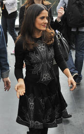 celebrity_paradise.com_TheElder_SalmaHayek2011_09_26_PremiereofPussinBootsinMoscow18.jpg