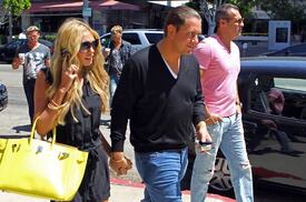 celebrity_paradise.com_TheElder_TamaraandPetraEcclestone2011_09_03_ShoppinginBeverlyHills20.jpg