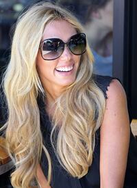 celebrity_paradise.com_TheElder_TamaraandPetraEcclestone2011_09_03_ShoppinginBeverlyHills21.jpg