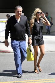 celebrity_paradise.com_TheElder_TamaraandPetraEcclestone2011_09_03_ShoppinginBeverlyHills41.jpg