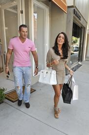 celebrity_paradise.com_TheElder_TamaraandPetraEcclestone2011_09_03_ShoppinginBeverlyHills50.jpg