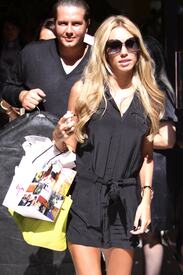 celebrity_paradise.com_TheElder_TamaraandPetraEcclestone2011_09_03_ShoppinginBeverlyHills62.jpg