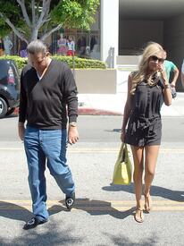 celebrity_paradise.com_TheElder_TamaraandPetraEcclestone2011_09_03_ShoppinginBeverlyHills76.jpg