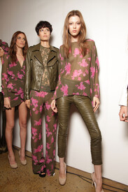 Kevork Kiledjian Spring 2012 Backstage BDVDXhhyGTAx.jpg