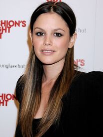 CU-Rachel Bilson arrives at the Beverly Center's Fashion Night Out-03.jpg