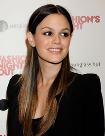 CU-Rachel Bilson arrives at the Beverly Center's Fashion Night Out-12.jpg
