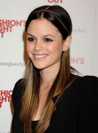 CU-Rachel Bilson arrives at the Beverly Center's Fashion Night Out-13.jpg