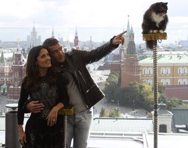 SalmaHayek2011PremiereofPussinBootsinMoscow26.9.2011.jpg