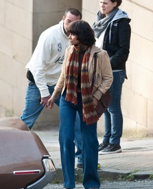 Halle Berry at the set of Starting From Cloud Atlas Glasgow 15.9.2011_12.jpg