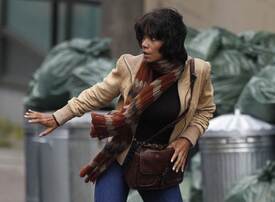 Halle Berry on the set of Cloud Atlas in Glasgow 16.9.2011_14.jpg